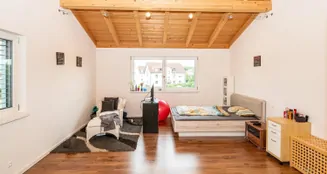 von_poll_real_estate_property_25201126_image_17