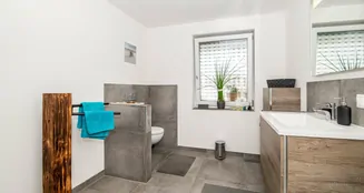 von_poll_real_estate_property_25201126_image_9