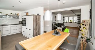 von_poll_real_estate_property_25201126_image_12