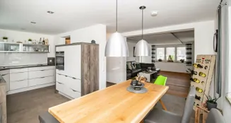 von_poll_real_estate_property_25201126_image_12