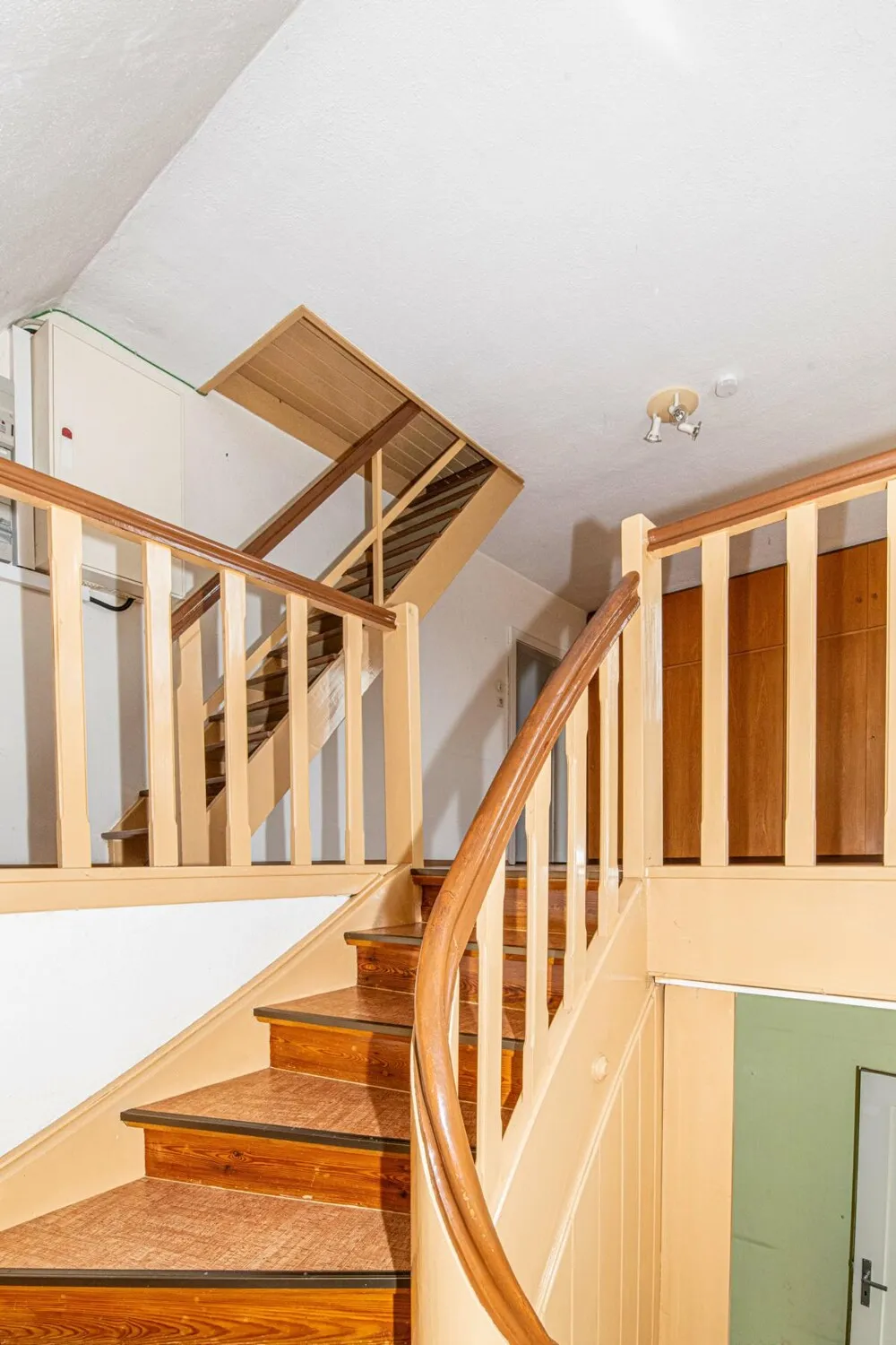 EG_Treppe_zum_DG