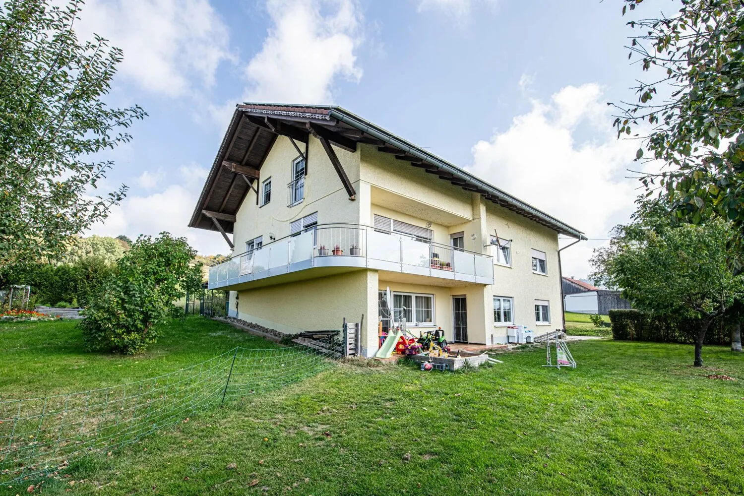 Vielseitig nutzbares Anwesen in Toplage für Familien oder Kapitalanleger