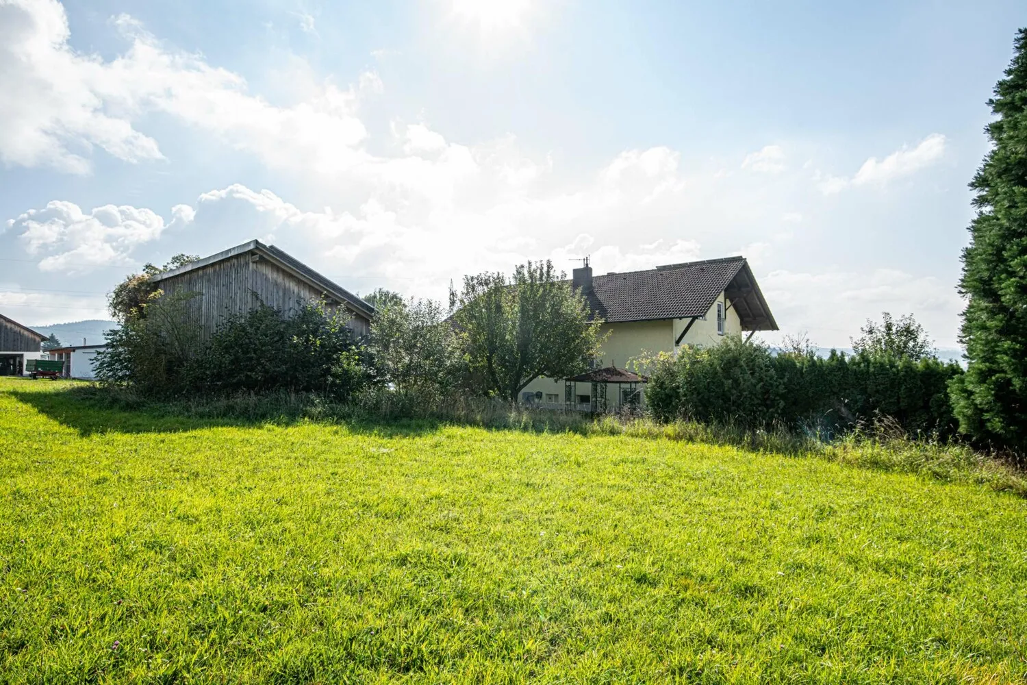 Vielseitig nutzbares Anwesen in Toplage für Familien oder Kapitalanleger