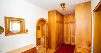 von_poll_real_estate_property_26201010_image_20