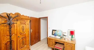 von_poll_real_estate_property_26201012_image_22