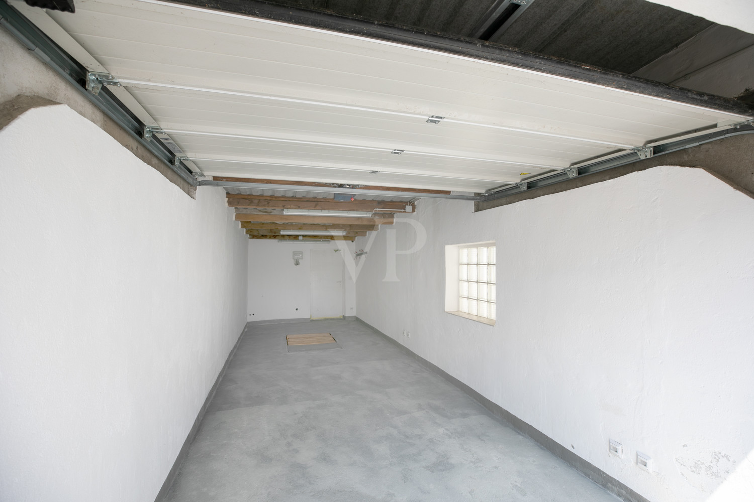 große Garage