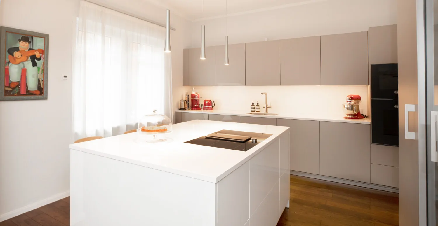 Poggenpohl Küche mit Kochinsel (II)