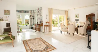 von_poll_real_estate_property_25059032_image_0