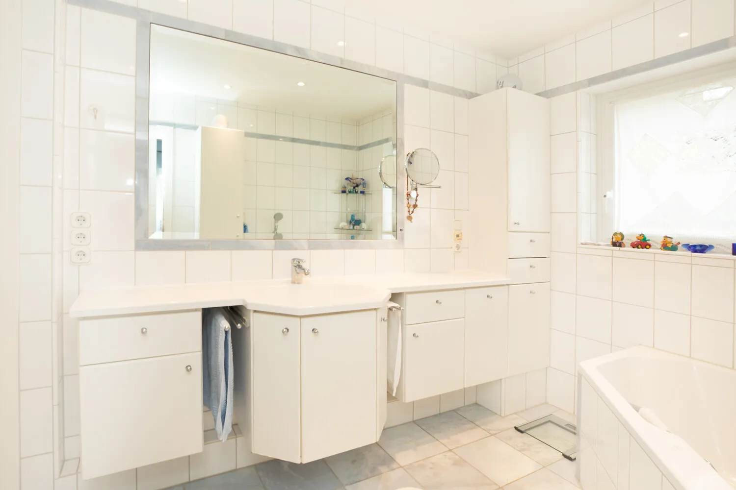 Tageslichtbadezimmer Erdgeschoss (I)