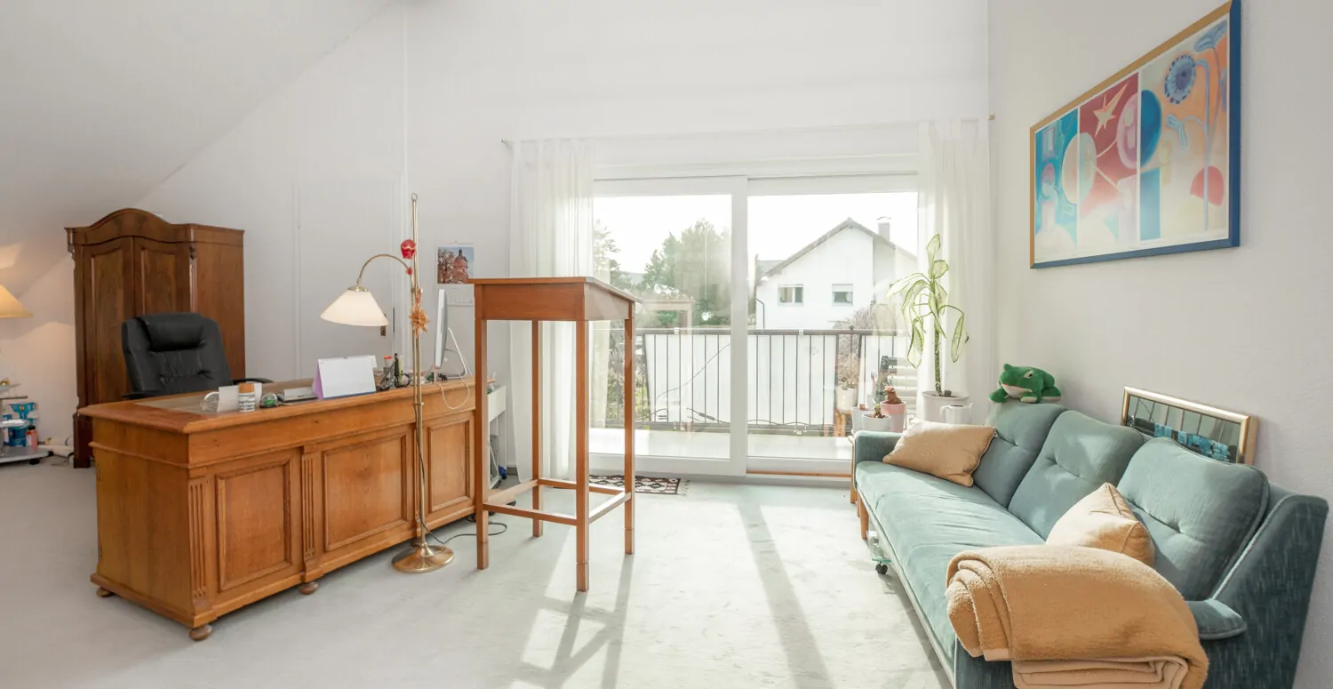 Wohnzimmer ELW mit Balkon (II)