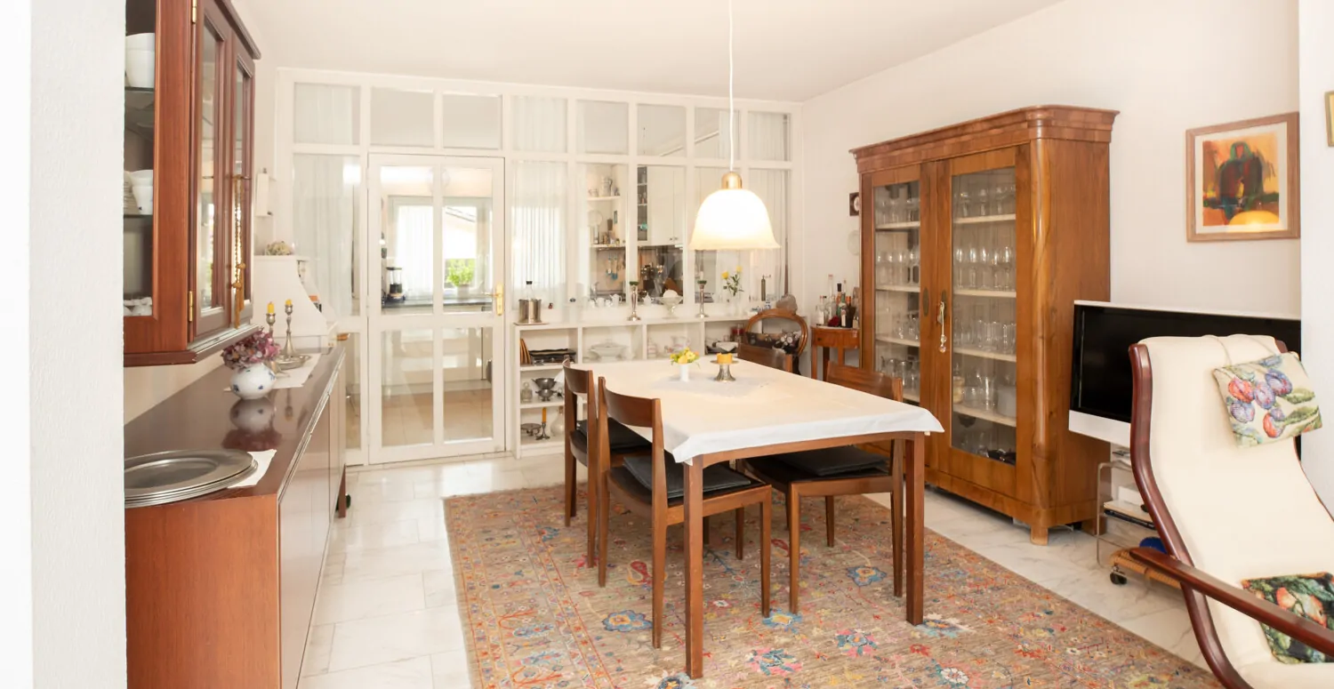 Essbereich mit angrenzender Küche