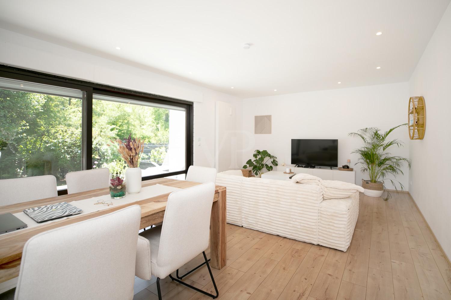 Wohn-/Esszimmer Einliegerwohnung (II)