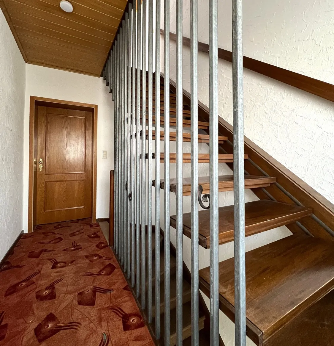 Treppenaufgang zum Dachgeschoss