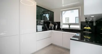 von_poll_real_estate_property_25059039_image_2