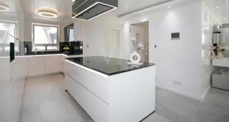 von_poll_real_estate_property_25059039_image_0