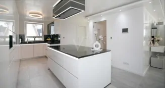 von_poll_real_estate_property_25059039_image_0