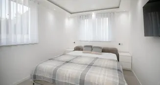 von_poll_real_estate_property_25059039_image_22