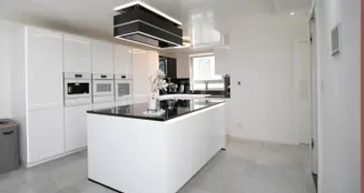 von_poll_real_estate_property_25059039_image_1