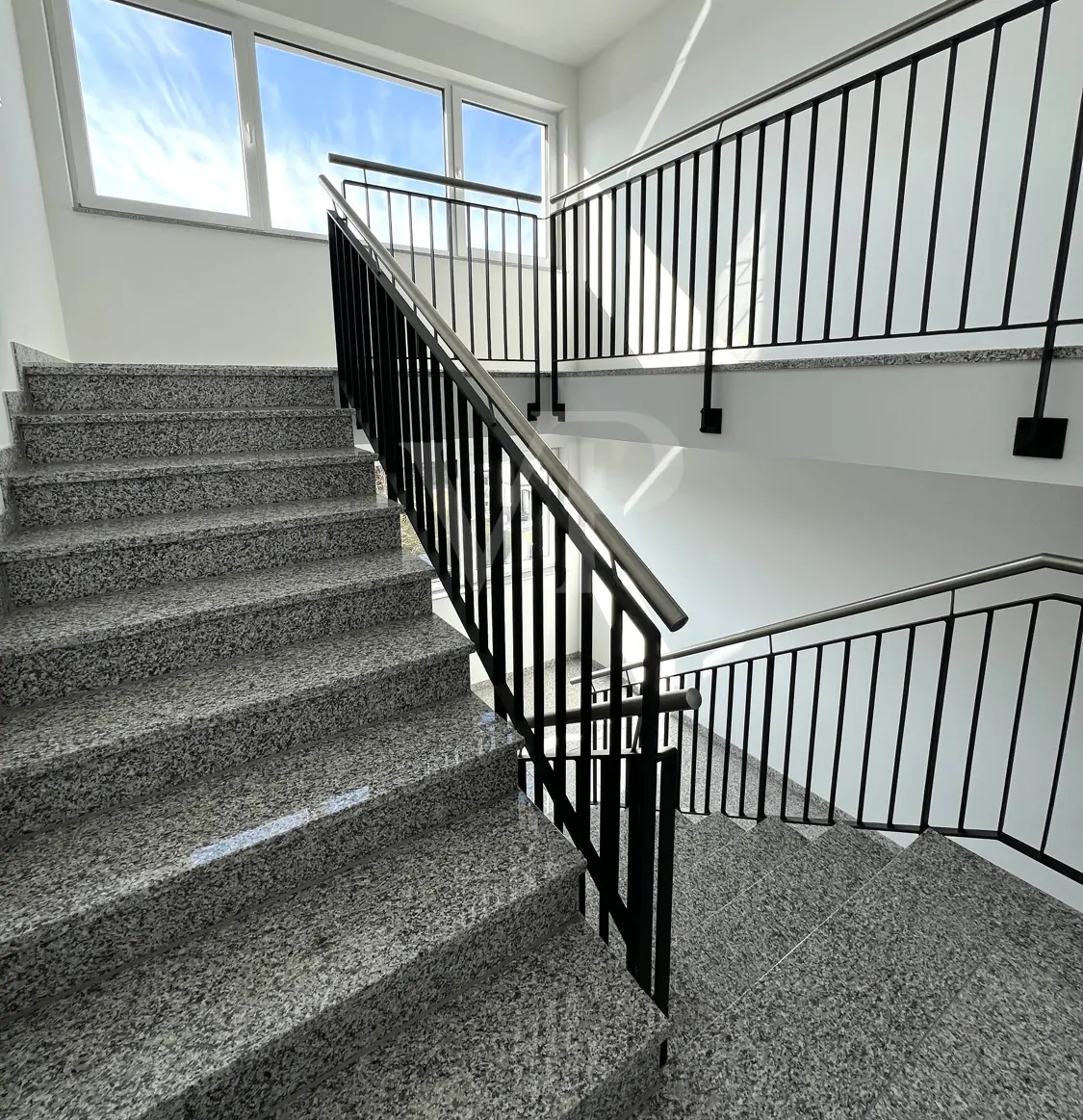 großzügiges Treppenhaus