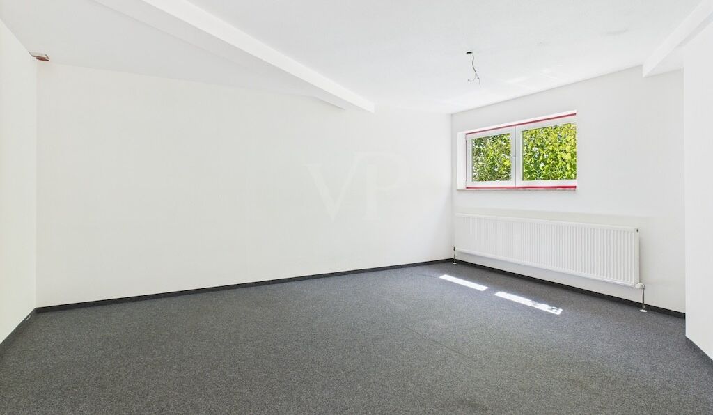 Souterrain Büro