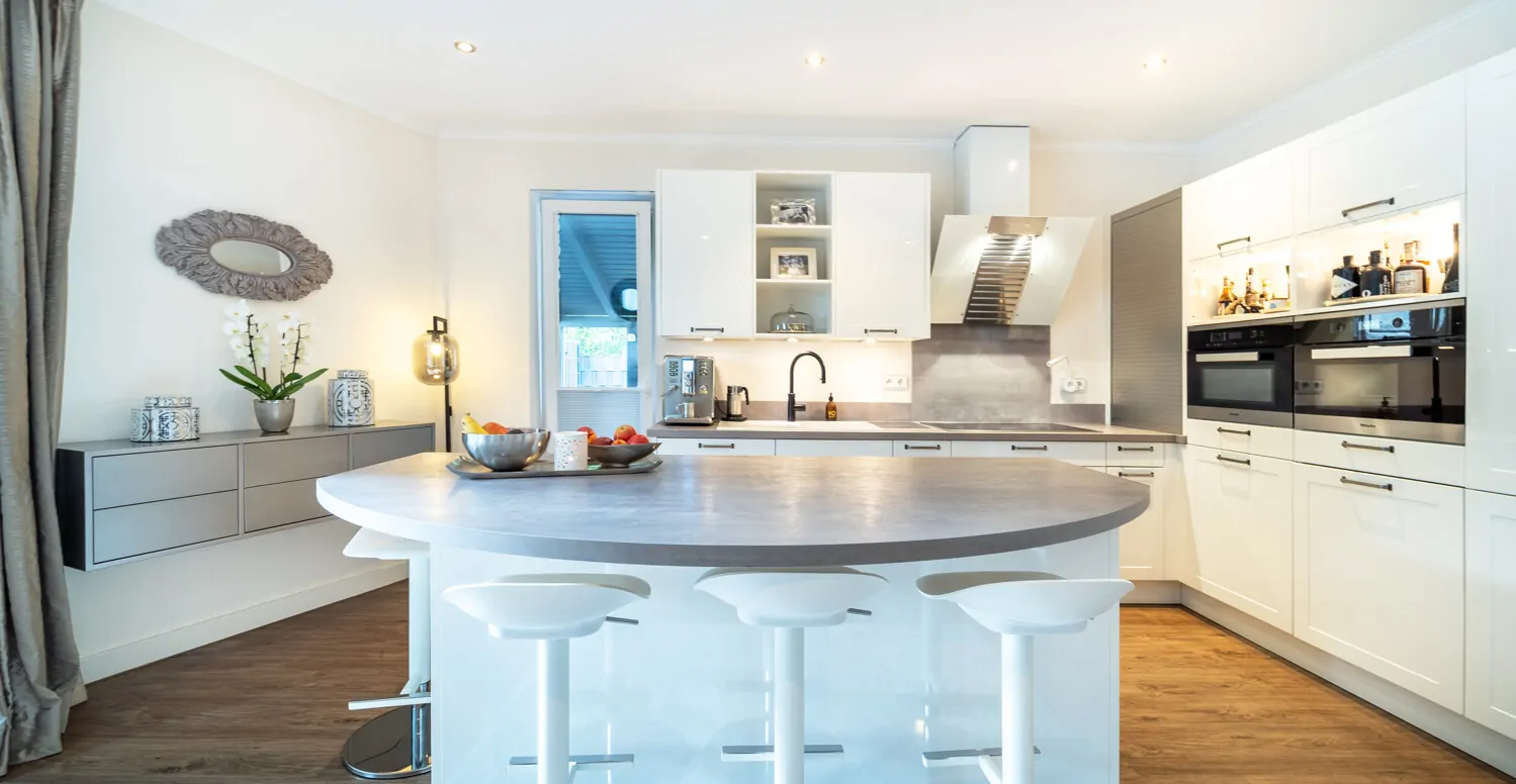 Küchenbereich mit Frühstücksplatz