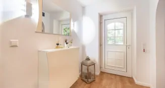 von_poll_real_estate_property_24220010_image_2