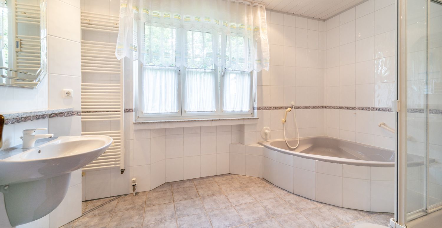 Badezimmer EG
