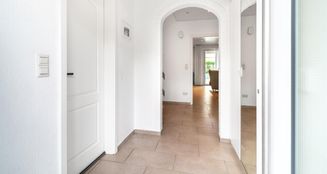 von_poll_real_estate_property_25220046_image_0