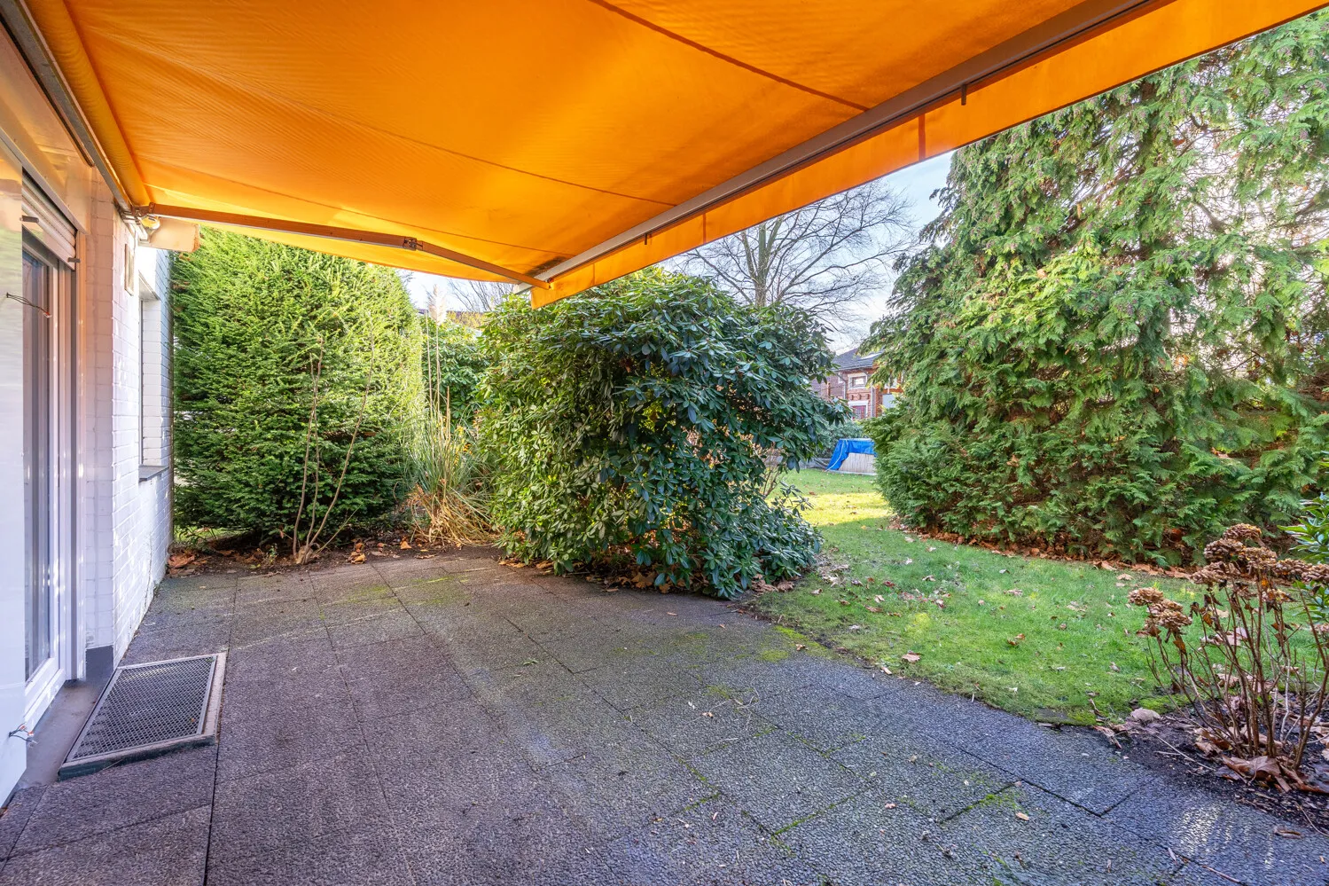 Terrasse mit Markise