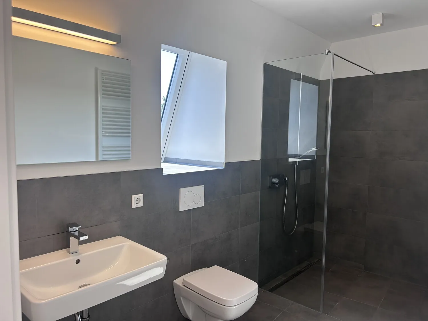 Wellnessoase mit ebenerdiger Dusche