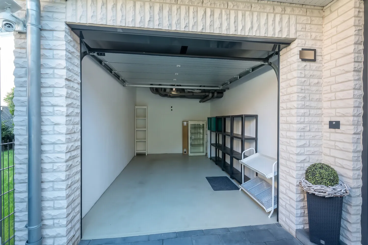 Garage (KI generiert)