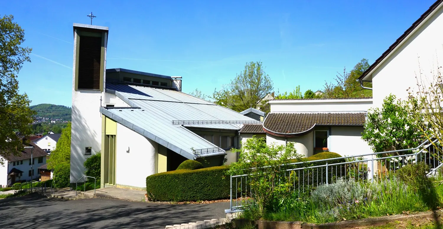 Ansicht Kirche mit Kloster und Wohnhaus