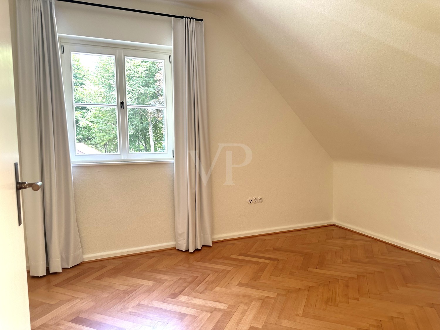 Zimmer 1 DG