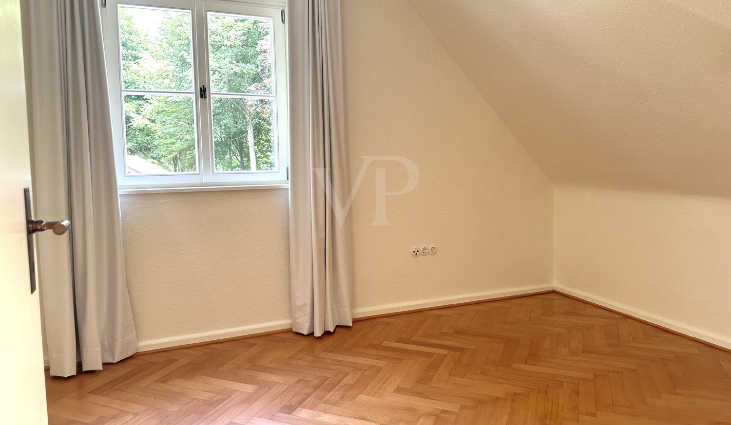 Zimmer 1 DG
