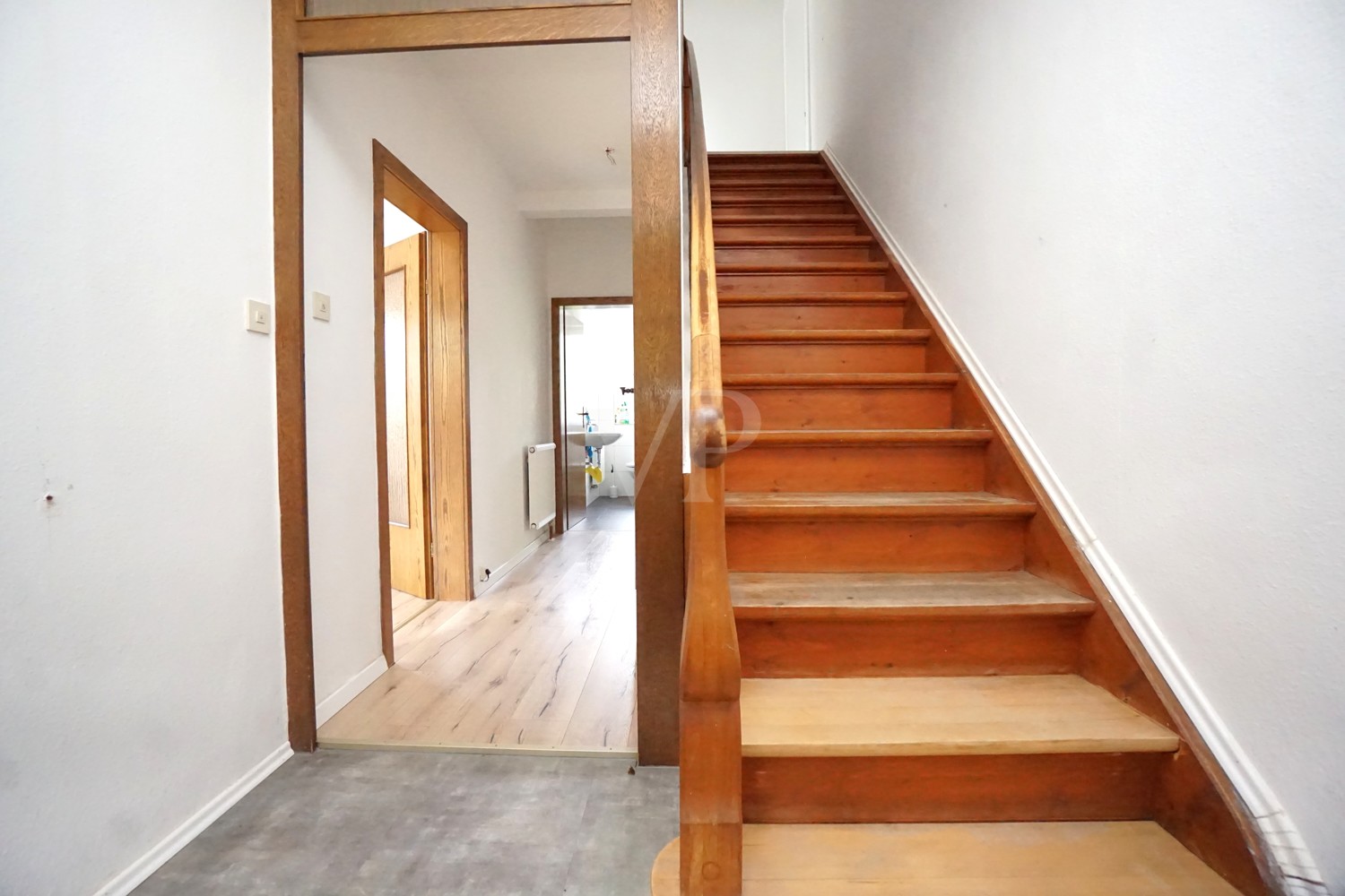 Eingang und Treppe