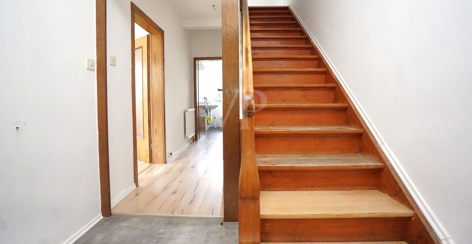 Eingang und Treppe