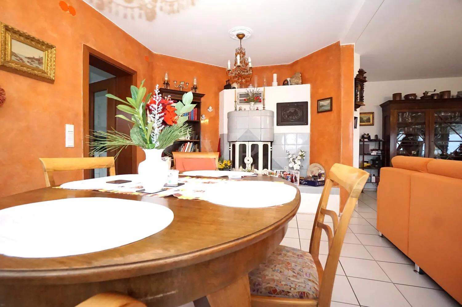 Essen, Kachelofen EG