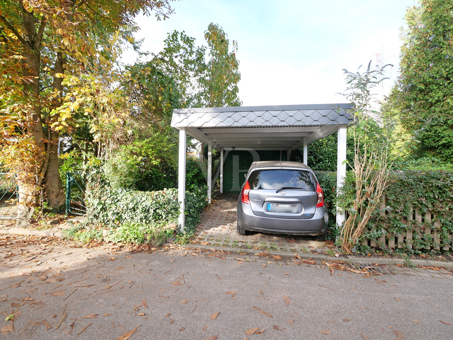 Garage / Carport