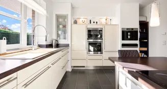 von_poll_real_estate_property_25106019_image_6