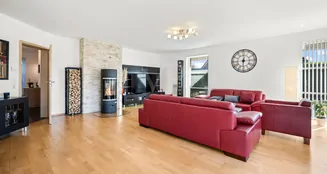 von_poll_real_estate_property_25106019_image_8