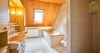von_poll_real_estate_property_25106016_image_7