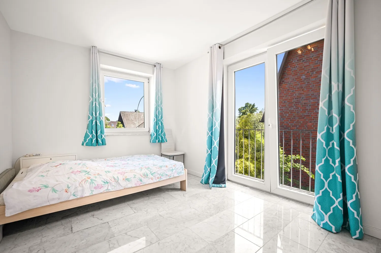 Gepflegtes Einfamilienhaus auf weitläufigem Sonnengrundstück - Photo 3