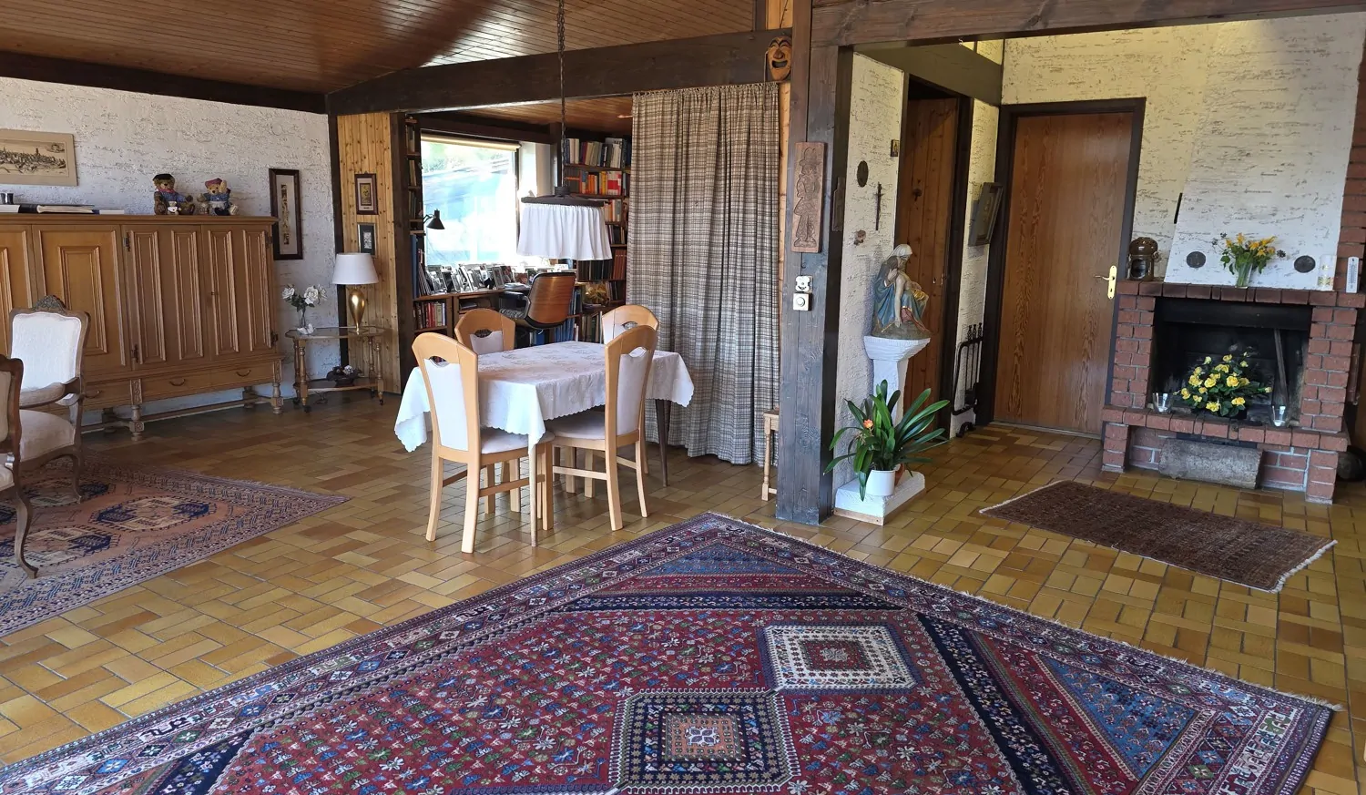 OG Weitere Ansicht Wohn- Esszimmer mit Kamin