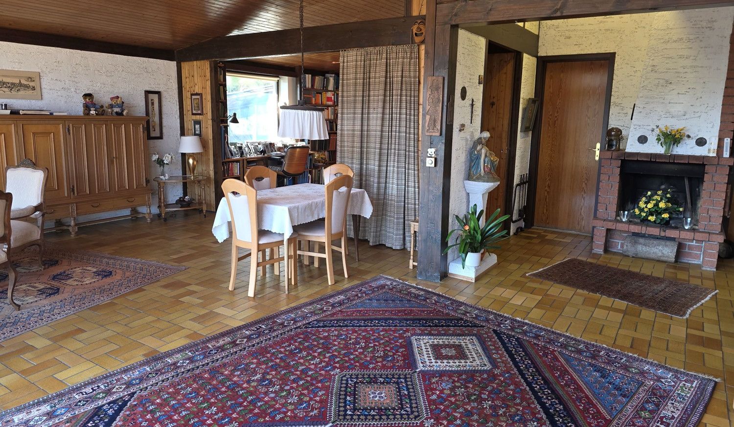 OG Weitere Ansicht Wohn- Esszimmer mit Kamin