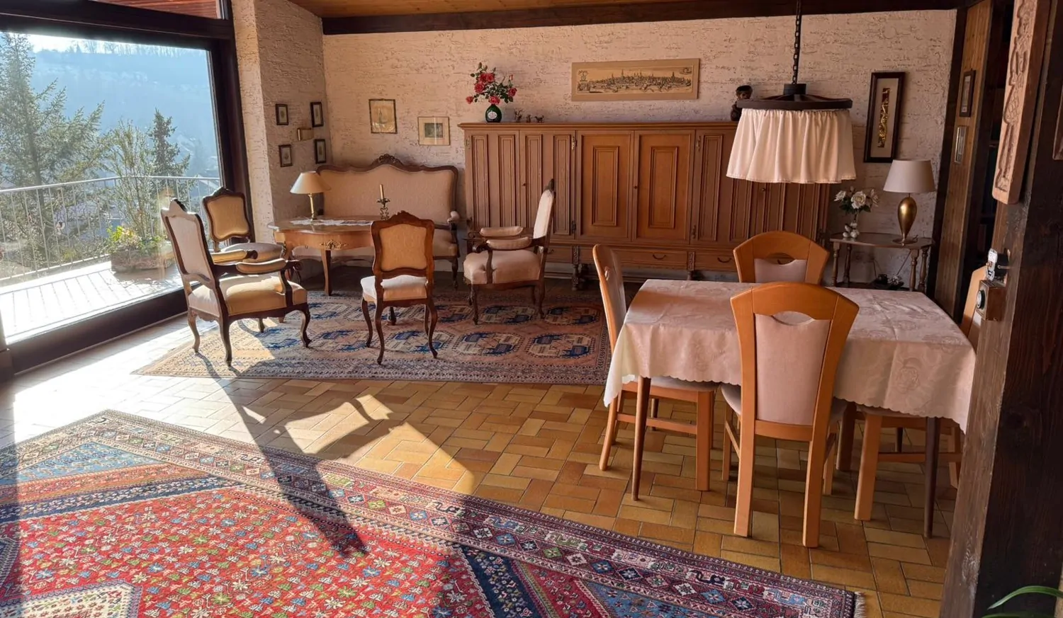 OG Helles Wohn-Esszimmer mit Balkonausgang (2)