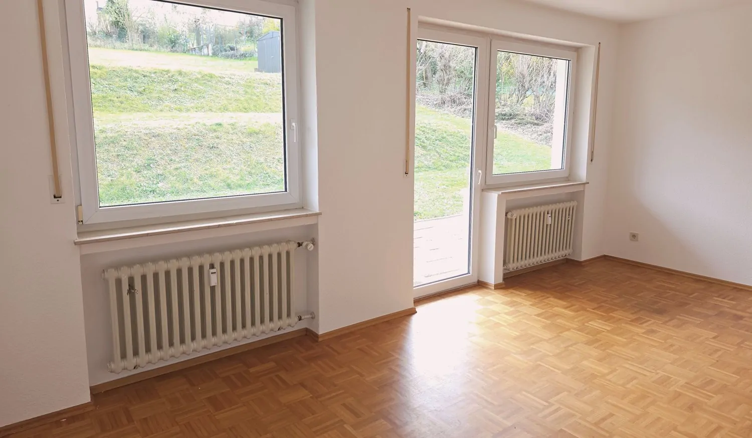 OG 1 Schlafzimmer mit Terrassen- und Gartenzugang (1)_#150321