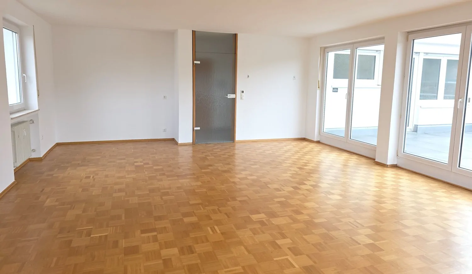 OG 1 heller Wohn-Eßbereich mit Zugang zur Dachterrasse (3)_#155943