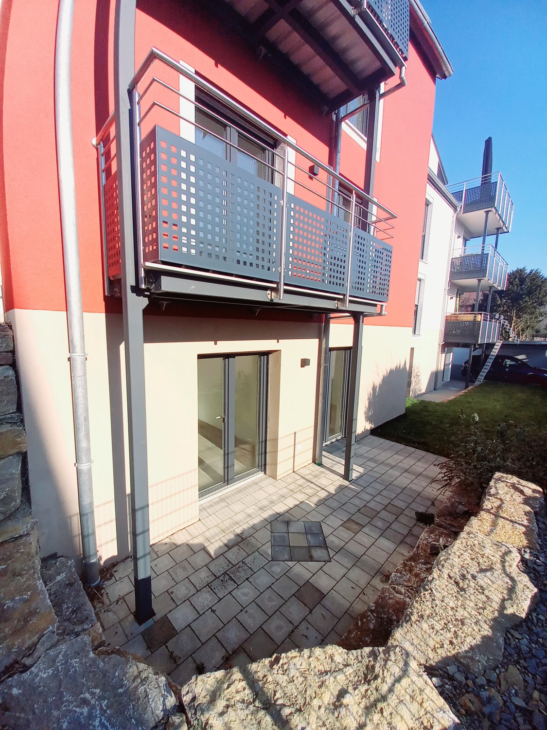 Schöner Balkon und Terrasse