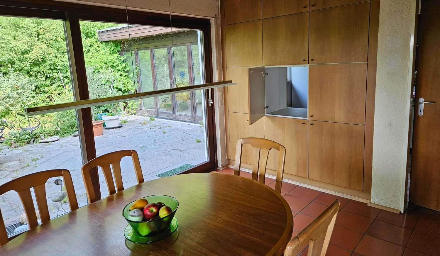 Essbereich m. Durchreiche - oben