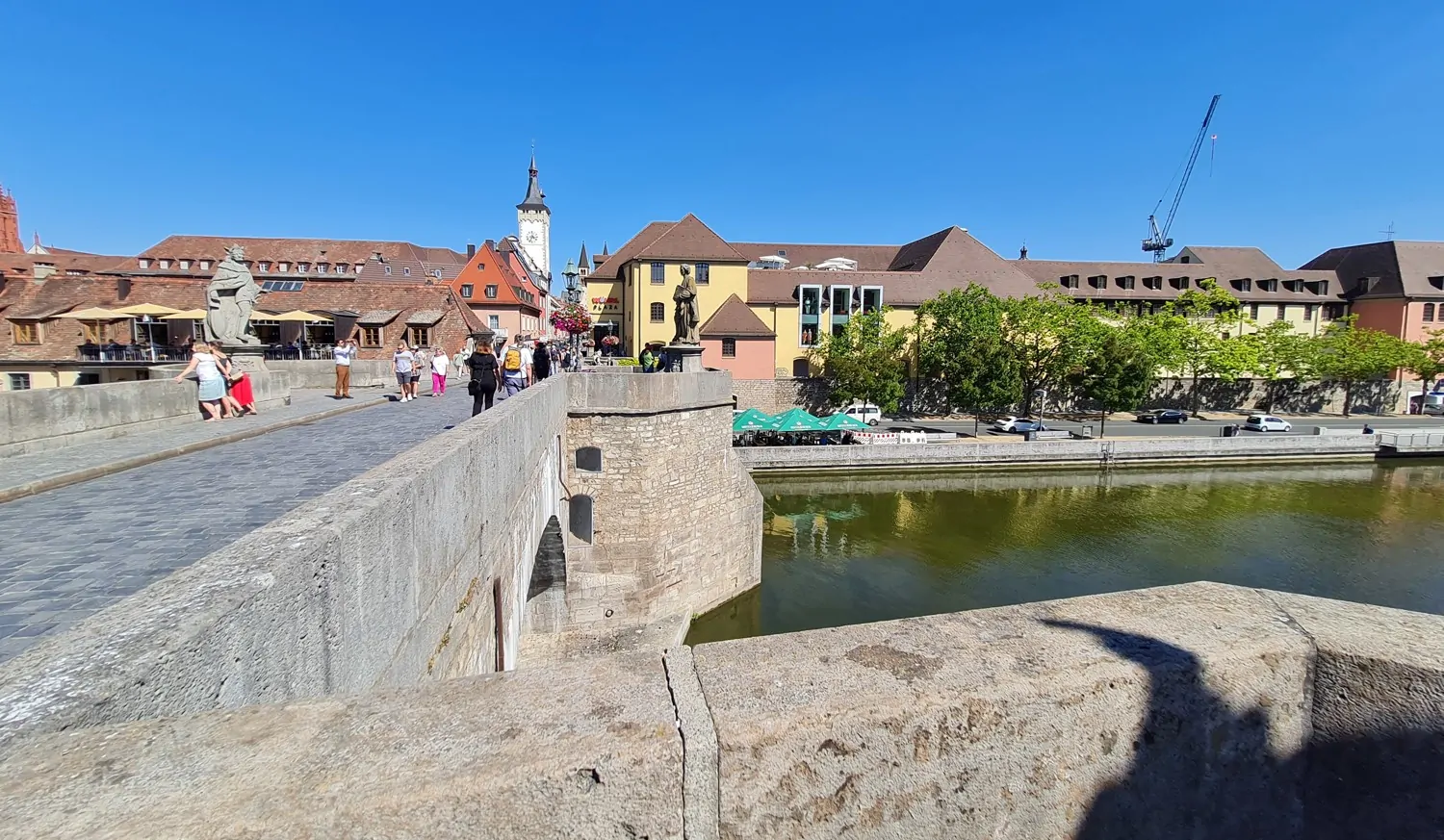 Mainkai Panorama Häuserzeile #153336